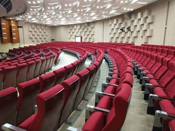 Κίνα Μαξιλάρι που διπλώνει τα καθίσματα θεάτρων με τις ισχυρές έδρες διατάξεων θέσεων ποδιών αργιλίου/ακροατήριο προμηθευτής